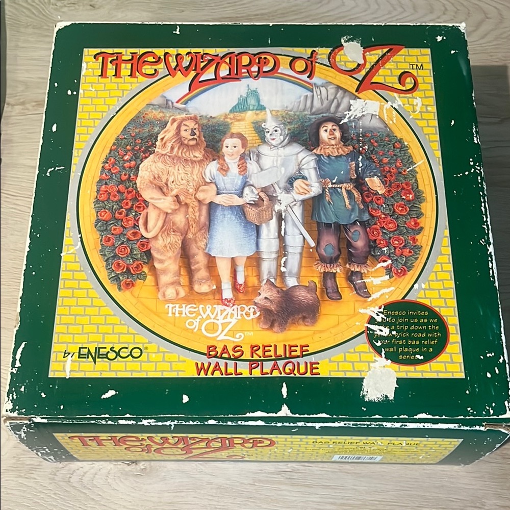 Enesco Green and Yellow Wizard of Oz Art Wall Decor